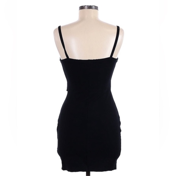 Elegant Black Cutout Dress - Picture 2 of 3